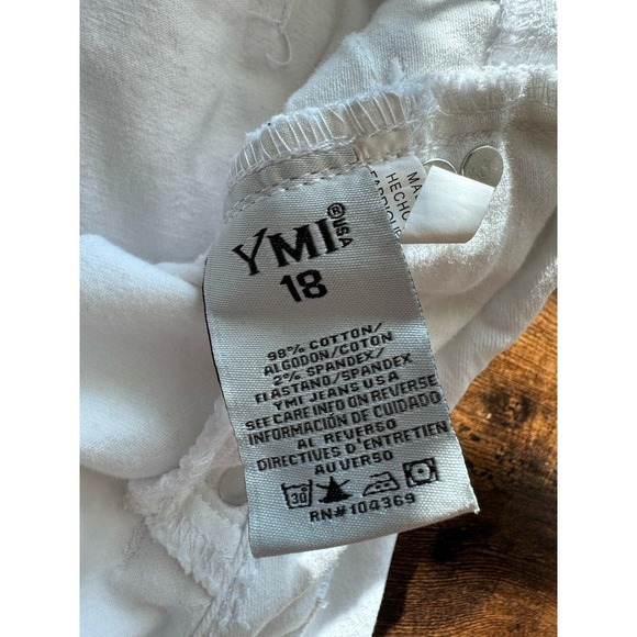 YMI Wanna Betta Butt Women's White Denim Mid Rise Skinny Jeans Stretch Size 18 - Picture 4 of 7